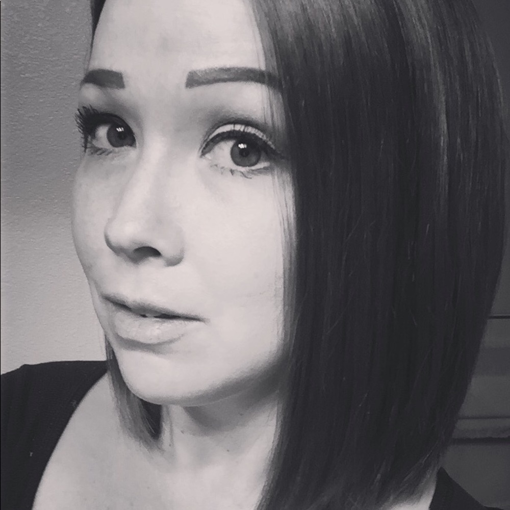 Meet your Posher, Nicole